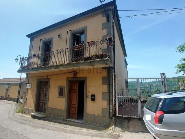 Casa in vendita a Lustra, Campania