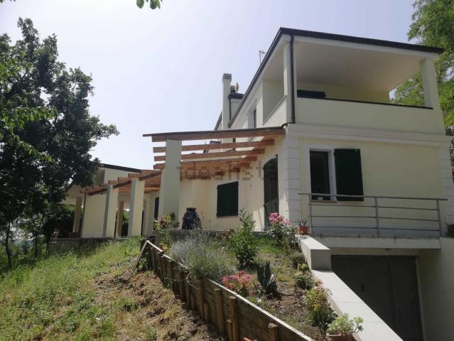 Casa in vendita a Montescudo-Monte Colombo, Monte Colombo