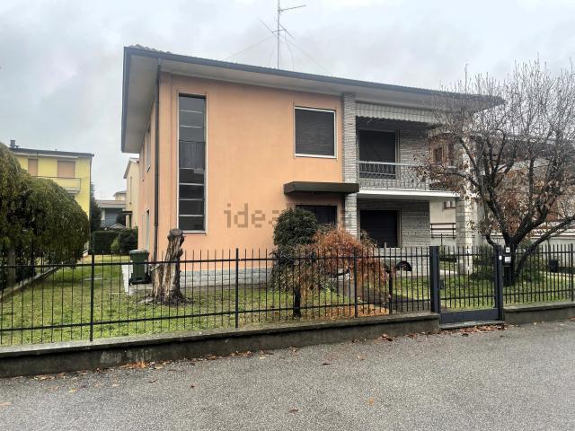 Casa in vendita a Olmo, Lodi