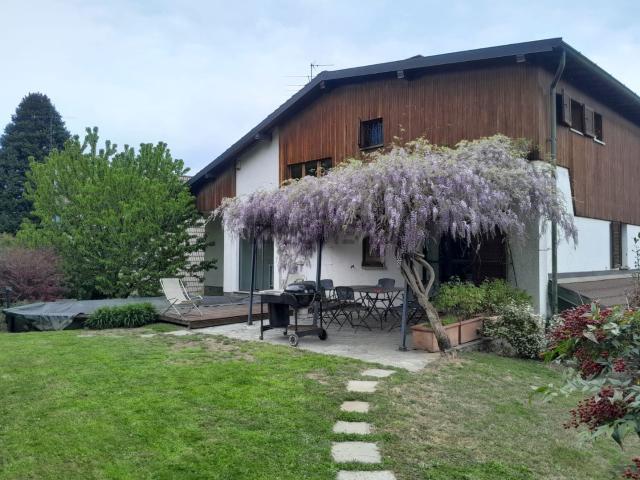 Casa in vendita a Anzano Del Parco, Lombardia