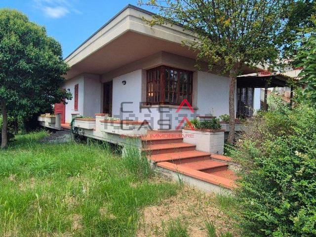 Casa in vendita a Montale Alto, Montale