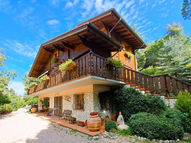 Casa in vendita a Passignano Sul Trasimeno, Umbria