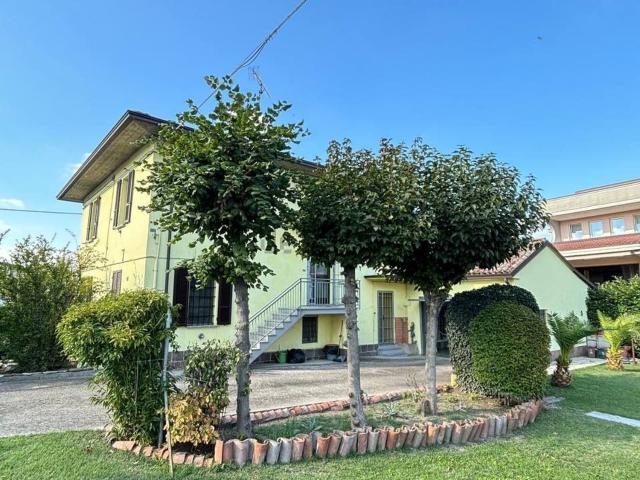 Casa in vendita a S. Lucia, Cadeo