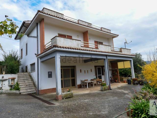 Casa in vendita a Valle Mazzone, Roma Capitale