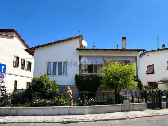 Casa in vendita a Campi Bisenzio, Toscana