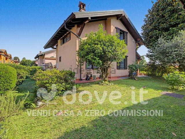 Casa in vendita a Sesto Calende, Lombardia