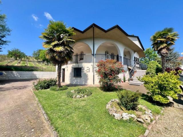 Casa in vendita a Pietra De' Giorgi, Lombardia