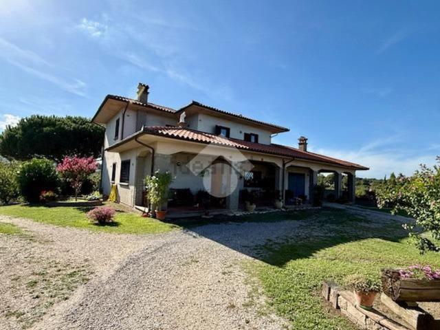 Casa in vendita a Locanda Teverina, Viterbo