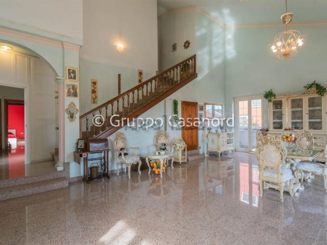 Casa in vendita a Valera di Sopra, Carugate