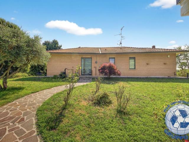 Casa in vendita a Usmate Velate, Lombardia