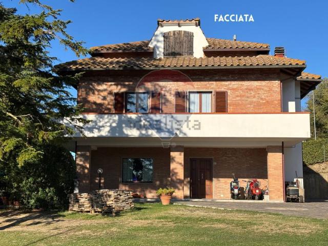Casa in vendita a Roccastrada, Toscana