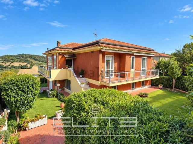 Casa in vendita a Le Grazie, Ancona