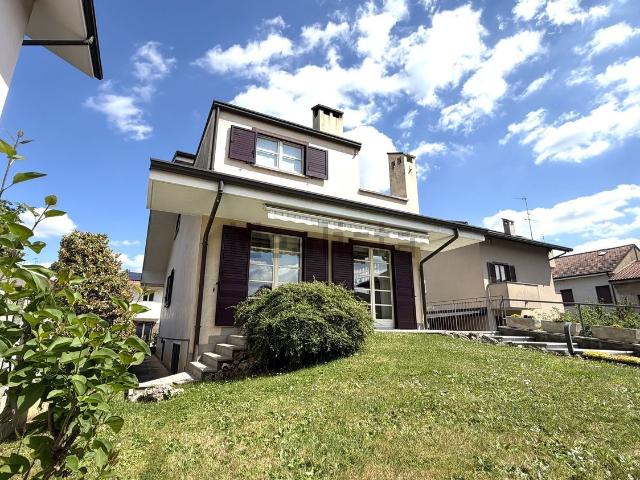Casa in vendita a Cogliate, Lombardia