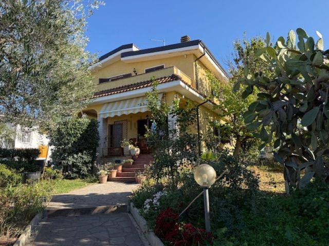 Casa in vendita a Municipio Roma IX, Roma Capitale