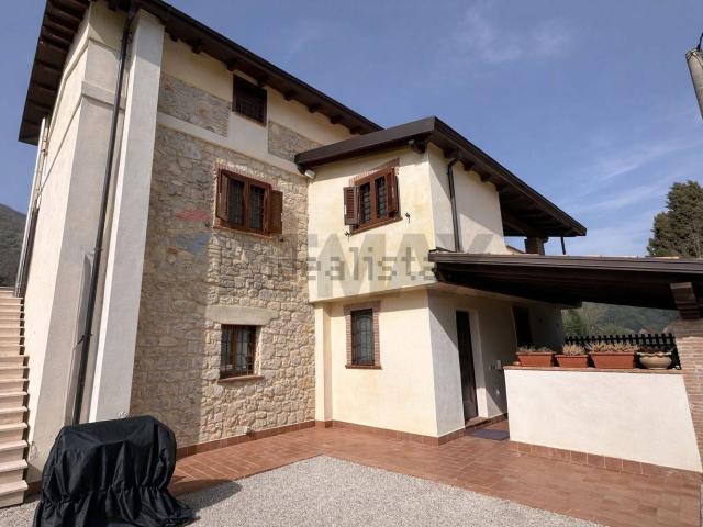 Casa in vendita a Campodimele, Lazio
