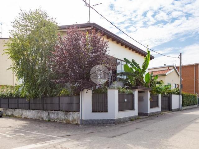 Casa in vendita a Bollate, Lombardia