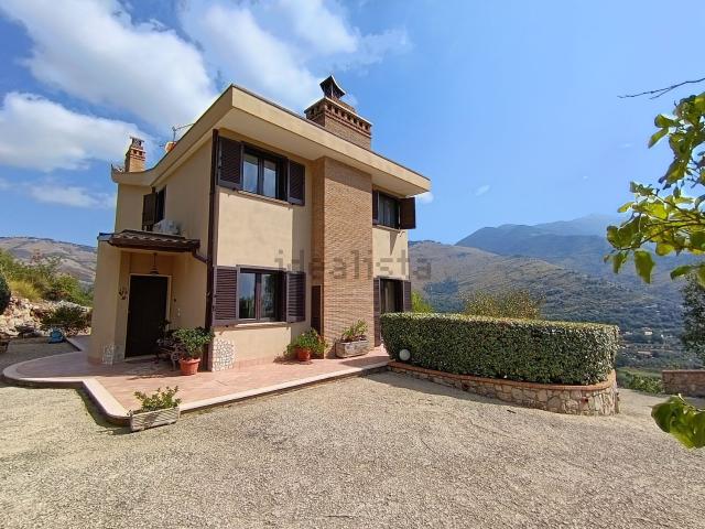Casa in vendita a Valle Troglia, Itri