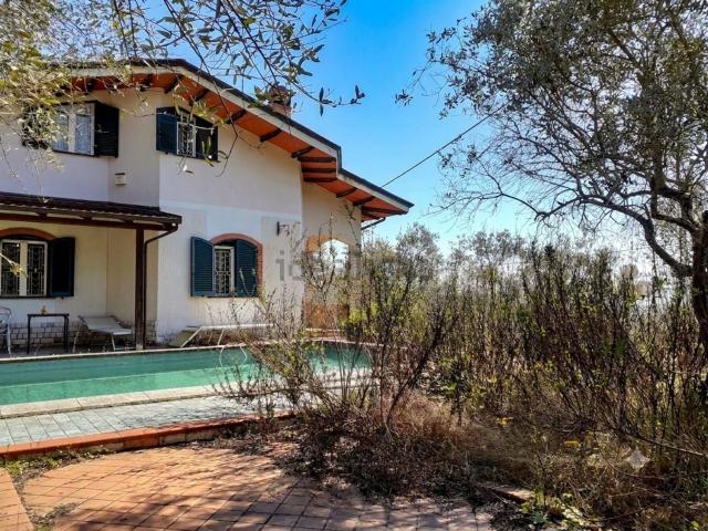 Casa in vendita a Castelnuovo Magra, Liguria