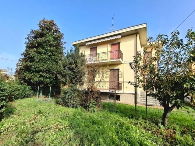 Casa in vendita a Bosnasco, Lombardia