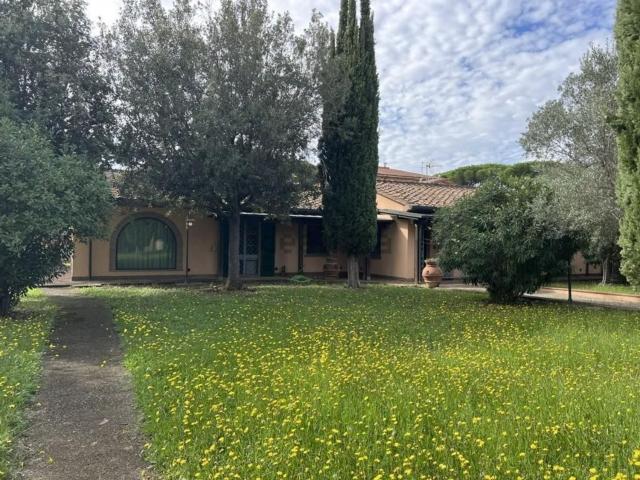 Casa in vendita a Cecina, Toscana