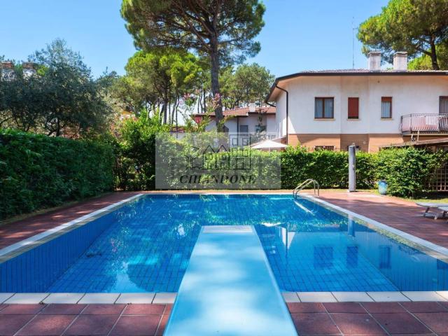 Casa in vendita a Lignano Riviera, Lignano Pineta