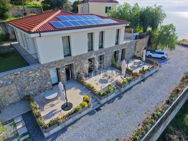 Casa in vendita a Poggio di Sanremo, San Remo