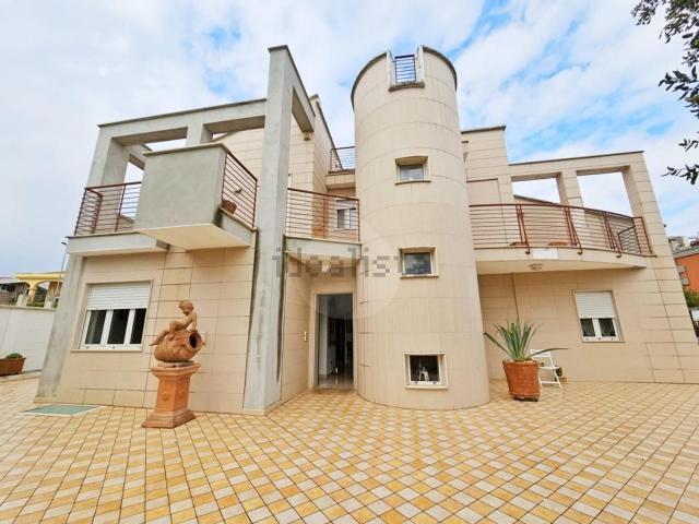Casa in vendita a Puglia, Bari