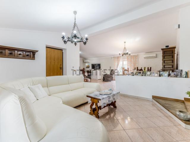 Casa in vendita a Isonzo, Latina