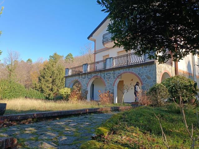 Casa in vendita a Varese Ligure, Liguria
