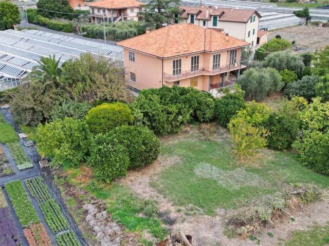 Casa in vendita a Albenga, Liguria