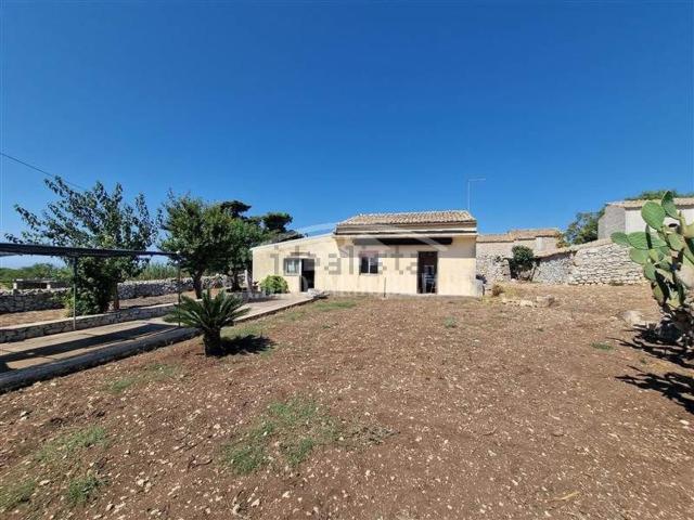 Casa in vendita a Villaggio Primavera, Ragusa