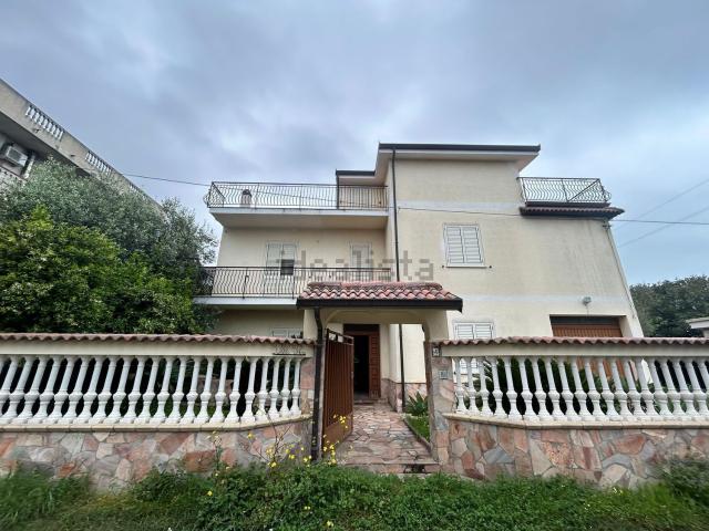 Casa in vendita a Calabria, Reggio Calabria
