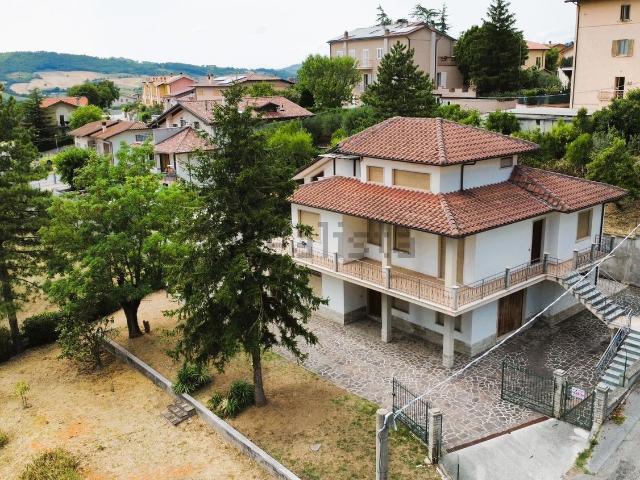 Casa in vendita a Gualdo Tadino, Umbria