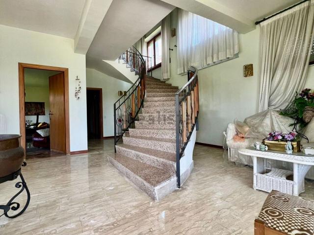 Casa in vendita a Ronciglione, Lazio