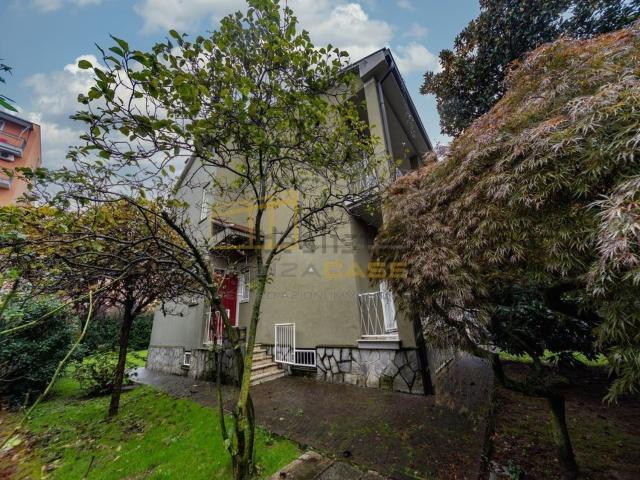 Casa in vendita a Monza, Molinetto