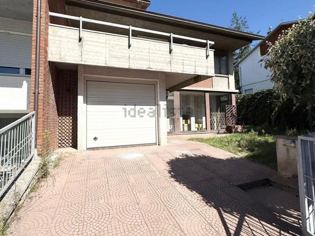 Casa in vendita a Gualdo Tadino, Umbria