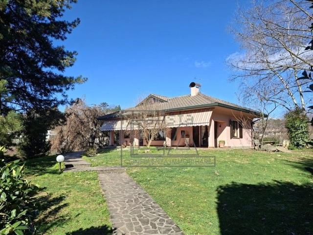 Casa in vendita a Rancate, Casatenovo