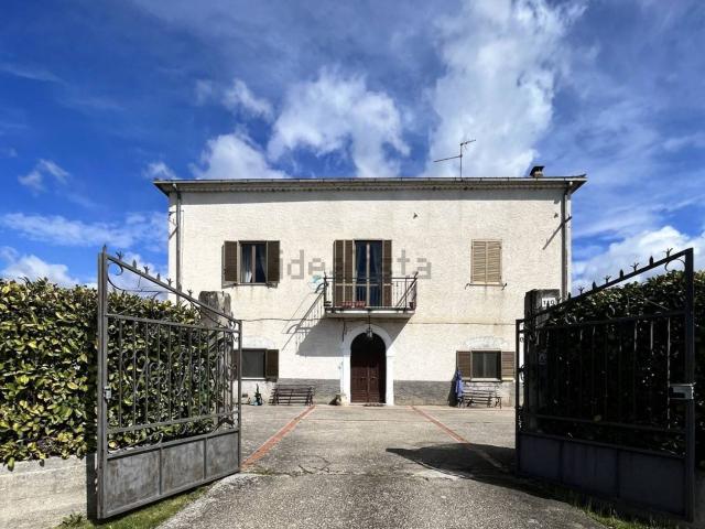 Casa in vendita a Roccasecca, Lazio