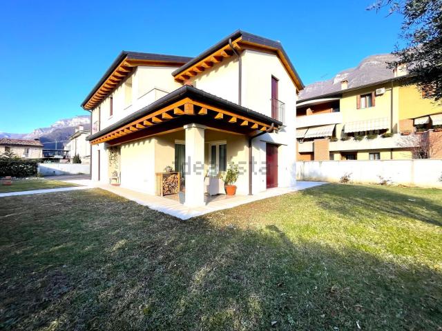 Casa in vendita a Solagna, Veneto
