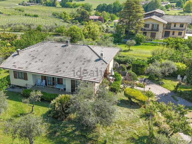 Casa in vendita a Bardolino, Veneto