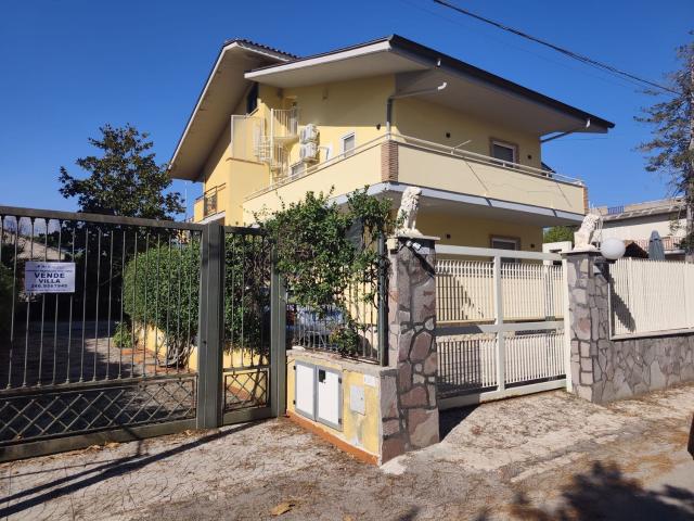 Casa in vendita a Marina Di Minturno, Minturno