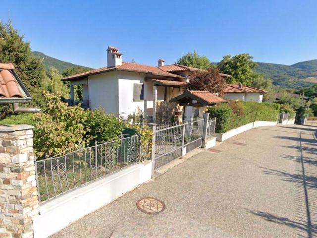 Casa in vendita a Comunità Montana del Piambello, Besano