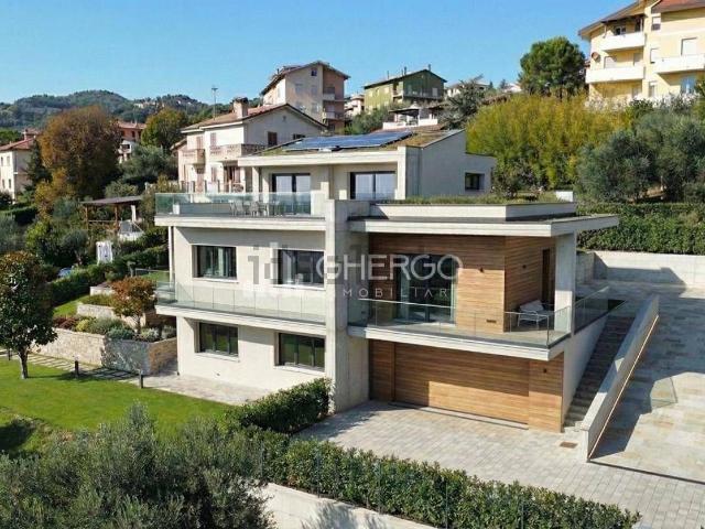 Casa in vendita a Via Sicilia, Marche