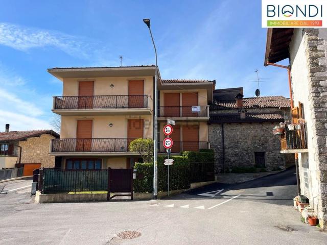 Casa in vendita a Alzano Lombardo, Lombardia