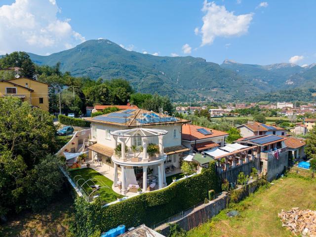 Casa in vendita a Camaiore, Toscana