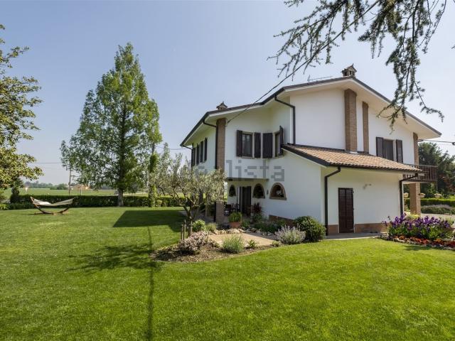 Casa in vendita a Unione Terre d'Acqua, Crevalcore
