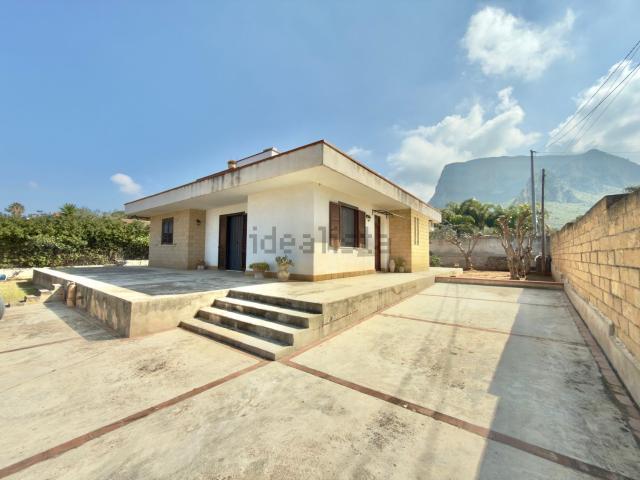 Casa in vendita a Terrasini, Sicilia