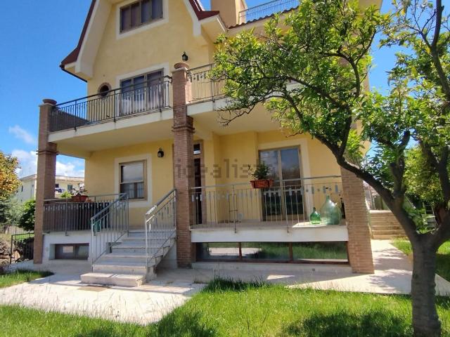 Casa in vendita a Merola, Minturno