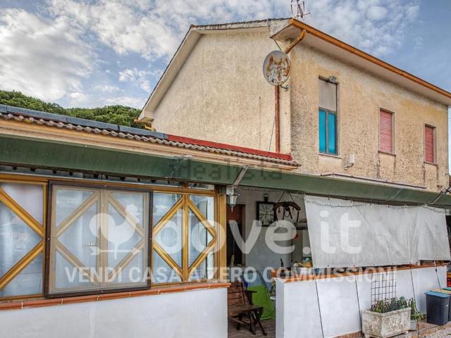 Casa in vendita a Latina, Lazio