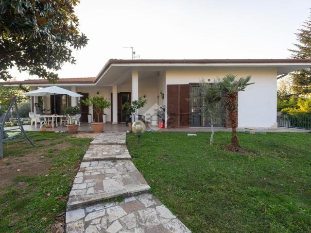 Casa in vendita a Bettola di Pozzo d'Adda, Pozzo d'Adda